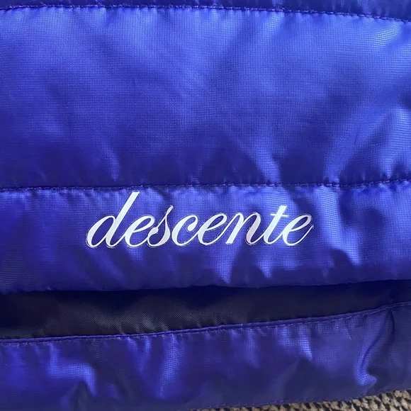 Descente NWOT Puffer Vest Women Size 10 Perfect for Skiing or Layers - Picture 3 of 8